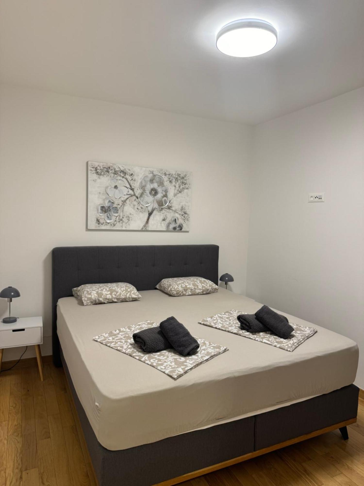 Dvj Apartments Biograd Na Moru Exteriör bild
